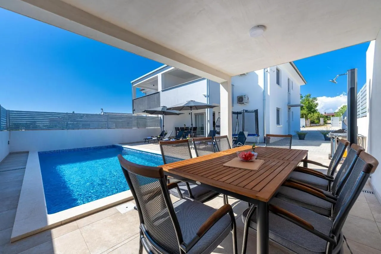 Villa Ema And Ana Pula